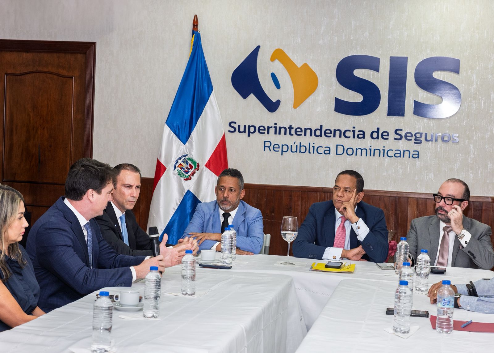 Anaprose presenta nueva directiva ante Superintendencia de Seguros (2)