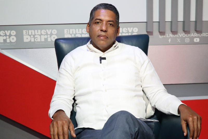 Carlos Ortiz, subdirector de Pasaportes. (Foto Fuente interna)