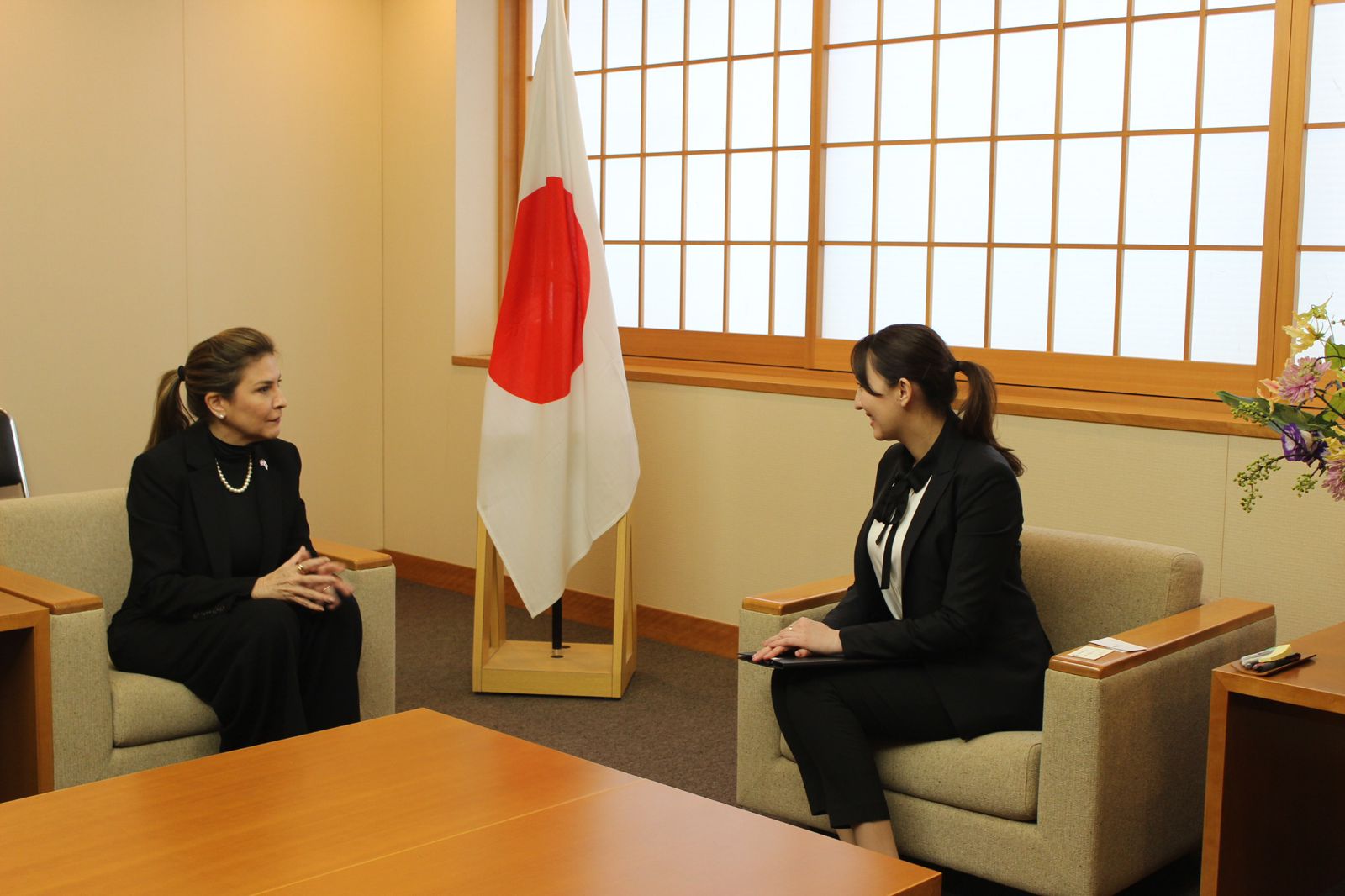 Carolina Mejía impulsa cooperación con Japón en semiconductores y modernización institucional (2)