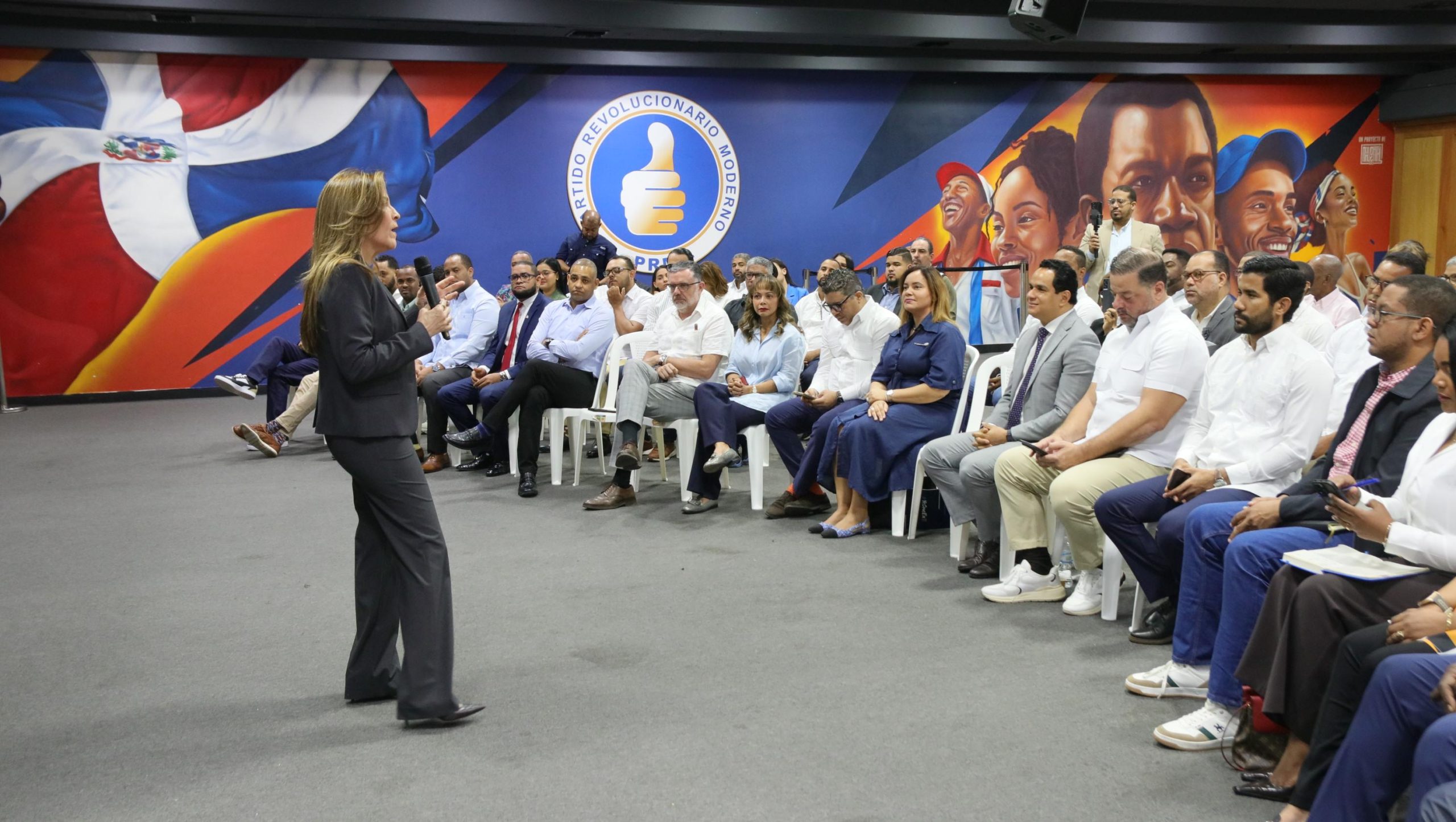 Escuela de Formación Política del PRM inicia Diplomado en Gestión Municipal (3)