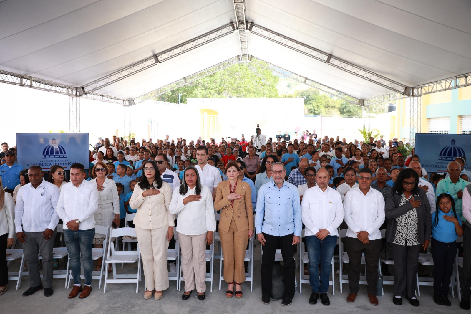 Gobierno inaugura en Azua centro educativo y CAIPI con inversión conjunta de RD$153 millones (3)