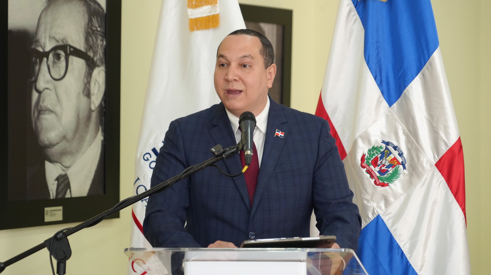 Ideice presenta estudio que identifica múltiples factores detrás de la deserción escolar (2)