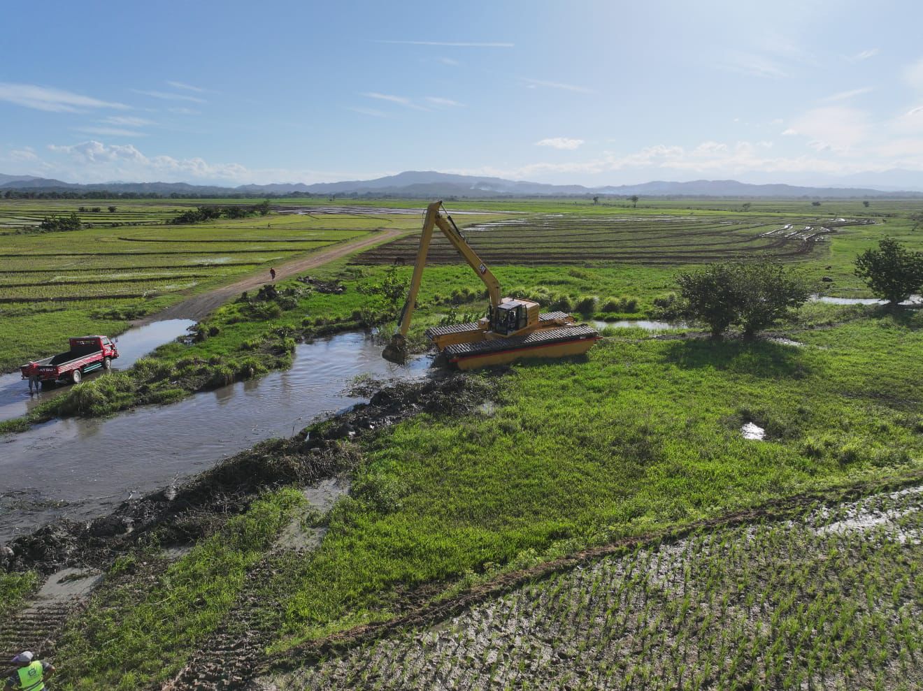 Indrhi trabaja drenaje en Sánchez Ramírez para beneficiar a productores de arroz (3)