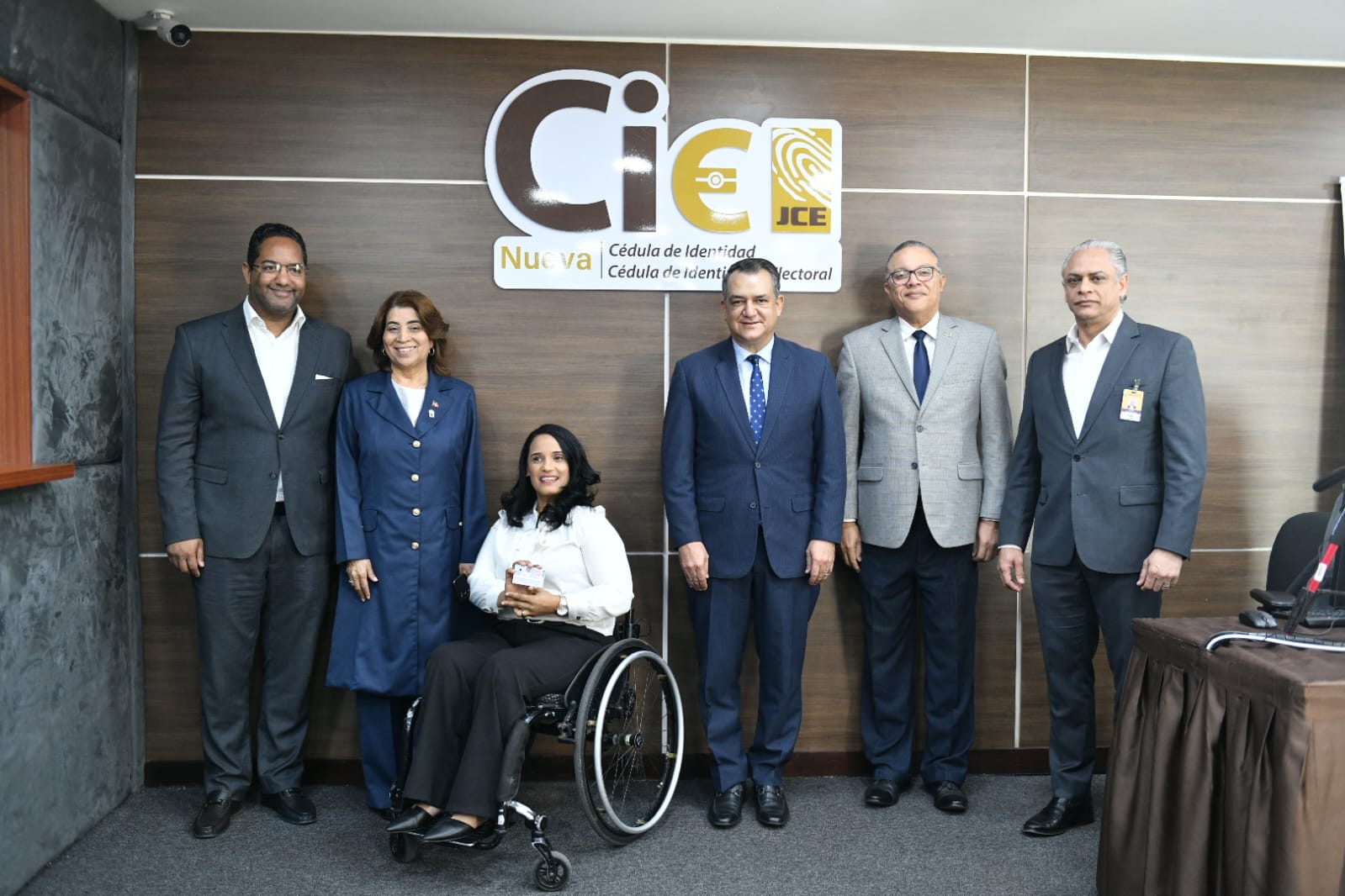 JCE inicia entrega de nueva cédula a personas con discapacidad (3)