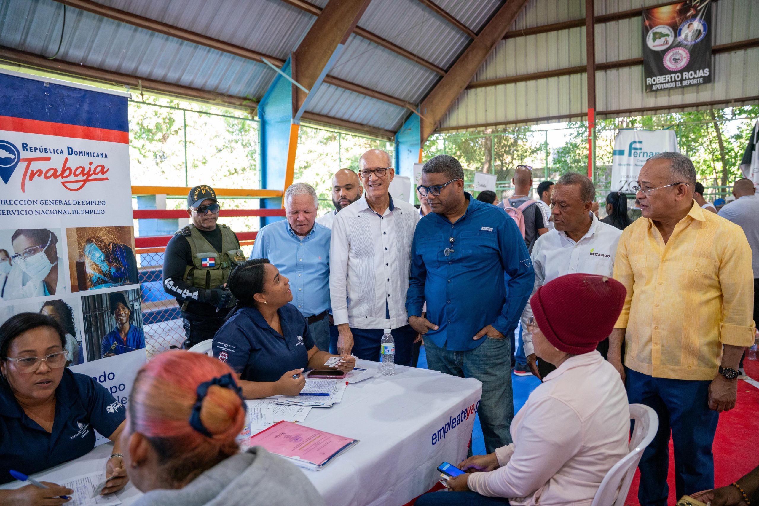 Propeep respalda familias y trabajadores del tabaco en Villa González con jornada de inclusión social (3)