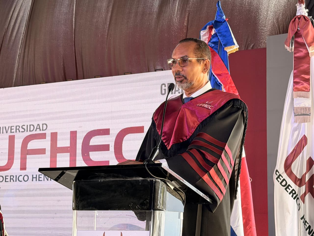 UFHEC inviste 1,221 nuevos profesionales en histórica primera graduación del Campus San Juan – Las Matas (2)