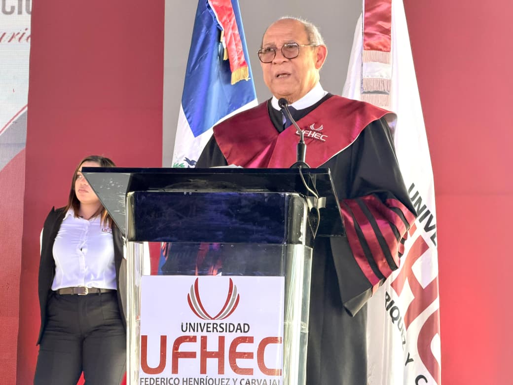UFHEC inviste 1,221 nuevos profesionales en histórica primera graduación del Campus San Juan – Las Matas (3)