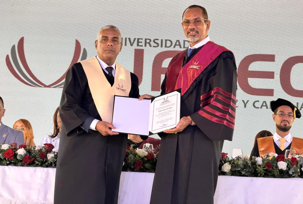 UFHEC inviste 1,221 nuevos profesionales en histórica primera graduación del Campus San Juan – Las Matas (6)