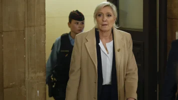 Marine Le Pen: «Soy la única que tiene el coraje de aplicar la ley»