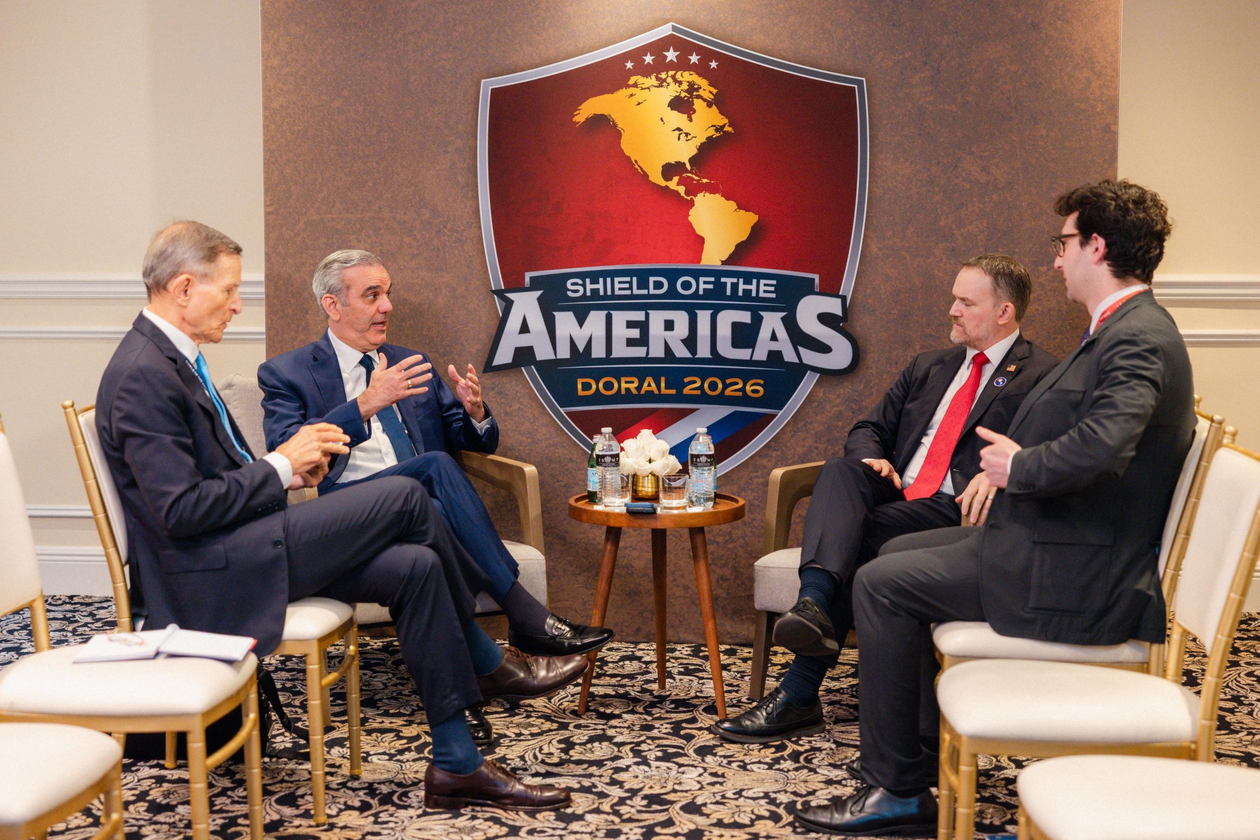 Abinader fortalece diálogo comercial con Estados Unidos durante cumbre en Miami (1)