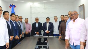 Comerciantes y exportadores de cemento dominicanos buscan fortalecer comercio con Haití Comerciantes y exportadores de cemento dominicanos buscan fortalecer comercio con Haití