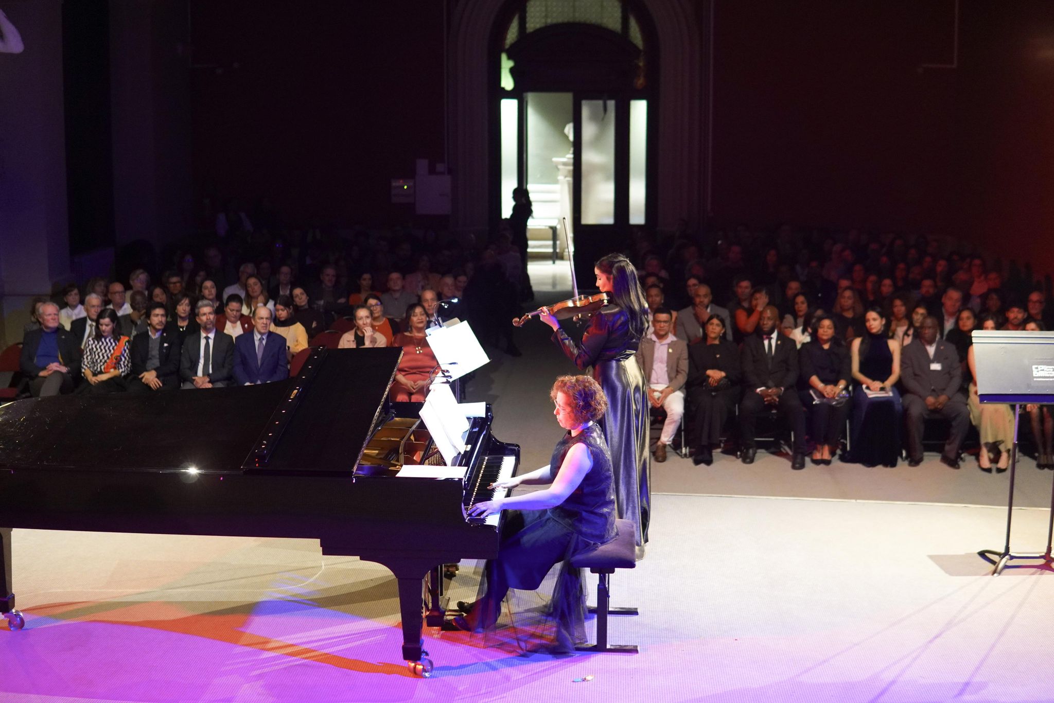 Consulado dominicano en Marsella realiza recital en conmemoración de la Independencia Nacional (1)