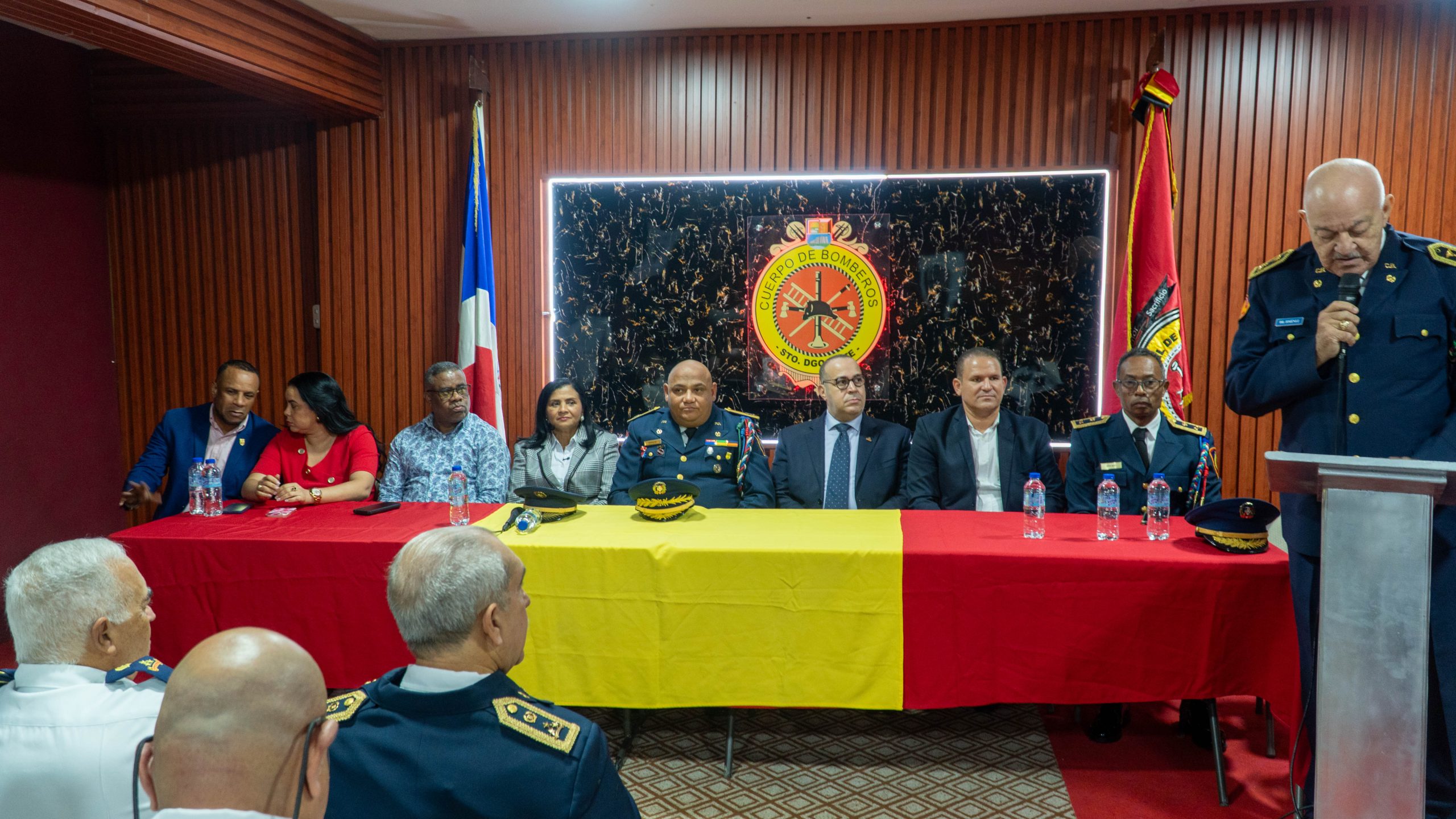 Cuerpo de Bomberos de SDE gradúa 31 nuevos voluntarios (1)