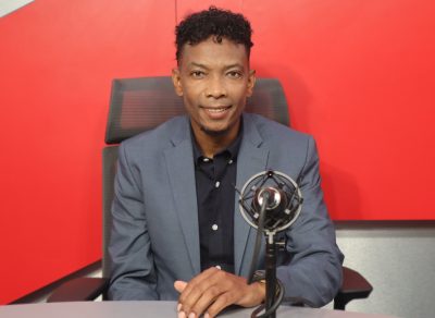 Eudis El Invencible, bachatero. (Foto Emmanuel Blanco)