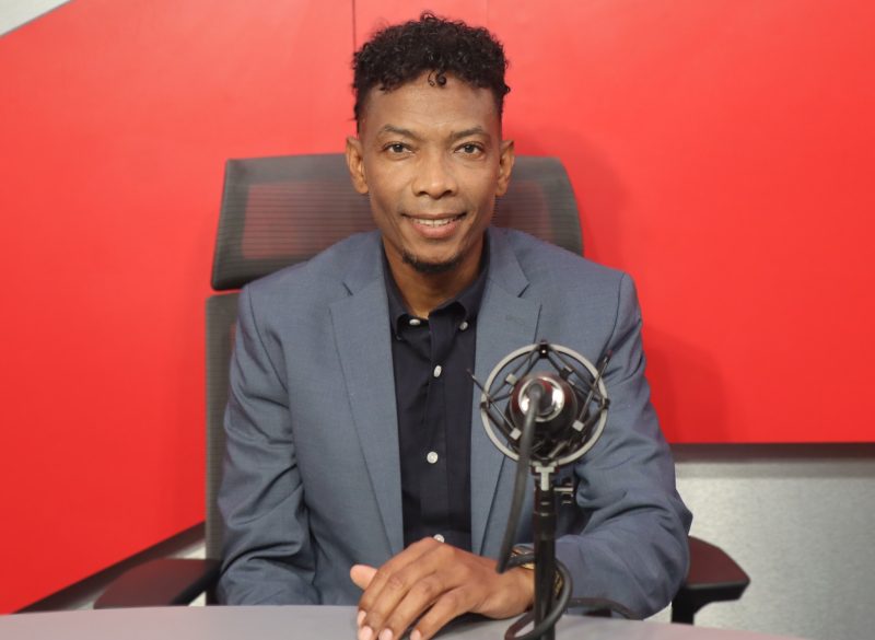 Eudis El Invencible, bachatero. (Foto Emmanuel Blanco)