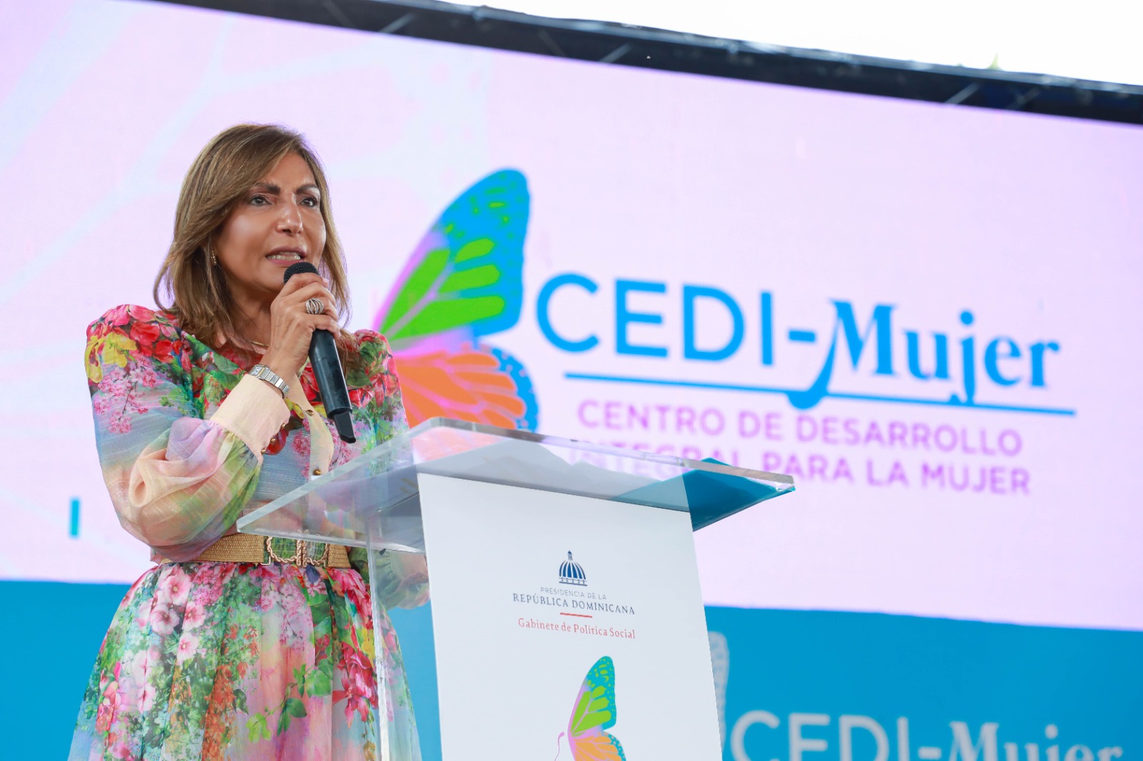 Geanilda Vásquez encabeza acto de CediMujer y ratifica compromiso del Gobierno con mujeres vulnerables (10)