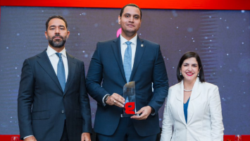 Jesús Stalin Vásquez Marte es reconocido en Premio Joven del Año 2026 de Gala Media Group