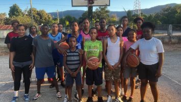 Por sexta ocasión, demandan intervención de cancha deportiva en La Guázara-Barahona