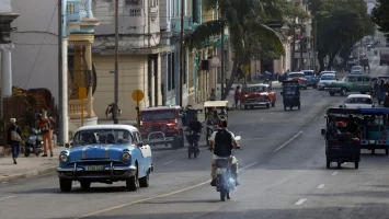 Rubio presiona cambio en Cuba