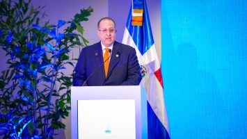 Ministro Magín anunciará medidas para impulsar crecimiento y enfrentar crisis este jueves