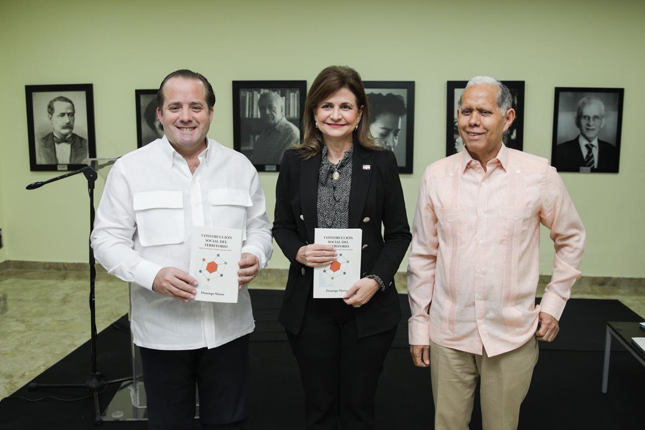 Raquel Peña participa en puesta en circulación del libro “Construcción social del territorio” (3)
