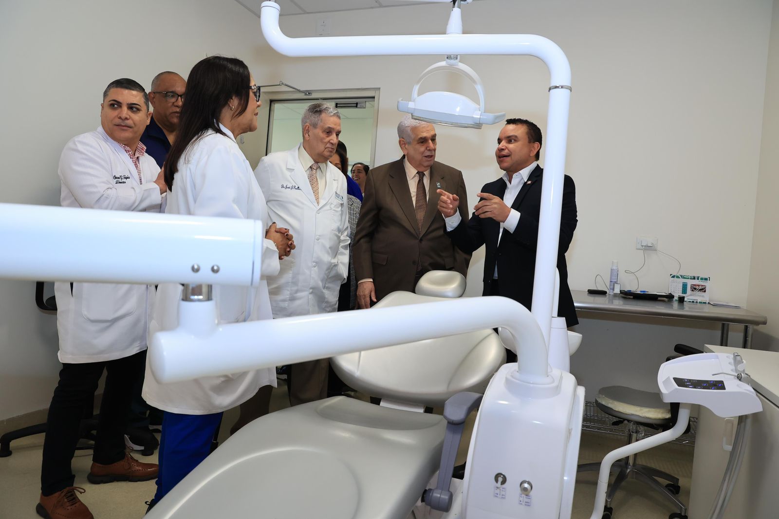 SNS con entrega de tomógrafos dentales en ocho hospitales con una inversión superior a los RD$63 millones (2)