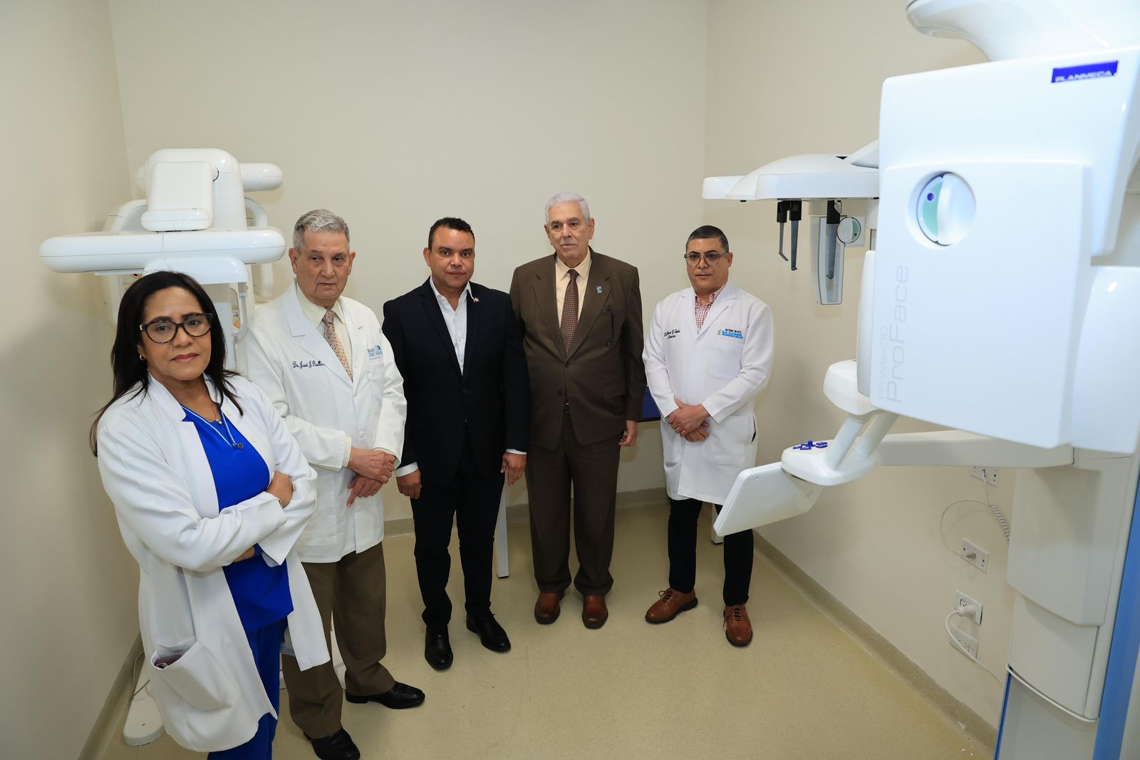 SNS con entrega de tomógrafos dentales en ocho hospitales con una inversión superior a los RD$63 millones (4)