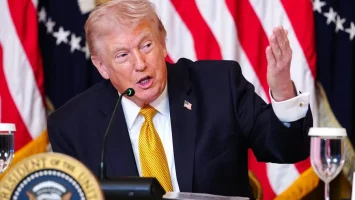 Trump desafía la ciudadanía por nacimiento en el Supremo