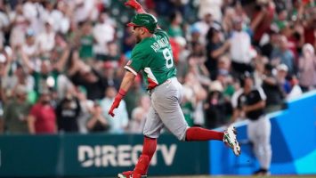 Poder de Aranda marca el camino a la víctoria para México en el Clásico Mundial