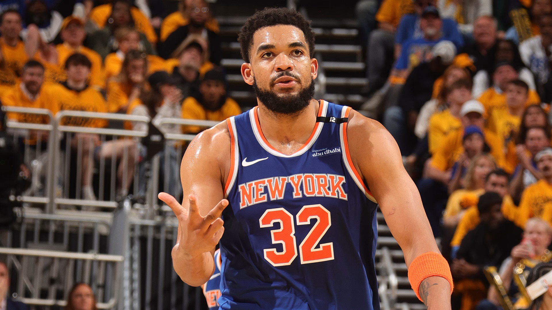 Karl Towns amplía su liderato en doble-dobles en la NBA