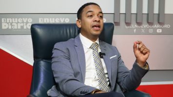 Especialista advierte sobre dolor de rodilla en adultos mayores que practican caminata