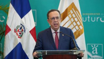 BCRD premia a jóvenes talentos en la XIII competencia “Economistas del Futuro”