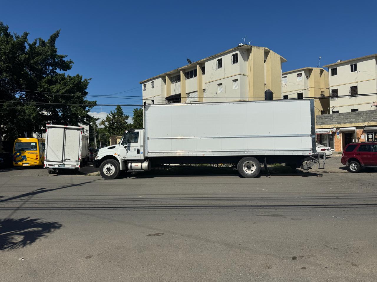 Dintel apresa a ocho hombres y ocupa 545 televisores en operativo contra contrabando en SDE (2)