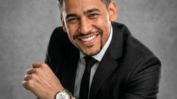 El Poeta Callejero anuncia concierto «Demasiada Personalidad» con orquesta en vivo