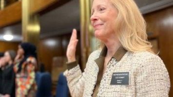 Fallece legisladora Liz Conmy en accidente de avioneta en Minnesota