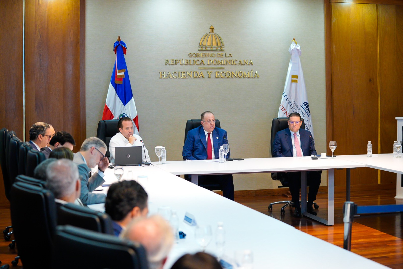 Gobierno activa diálogo con sectores productivos y sociales para establecer acuerdo conjunto frente a crisis en Irán (2)