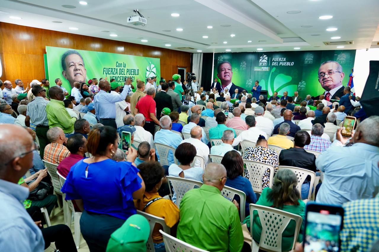 Leonel se reúne con dirigentes agropecuarios En 2028 revolucionará métodos de producción nacional (1) Leonel se reúne con dirigentes agropecuarios En 2028 revolucionará métodos de producción nacional (1)