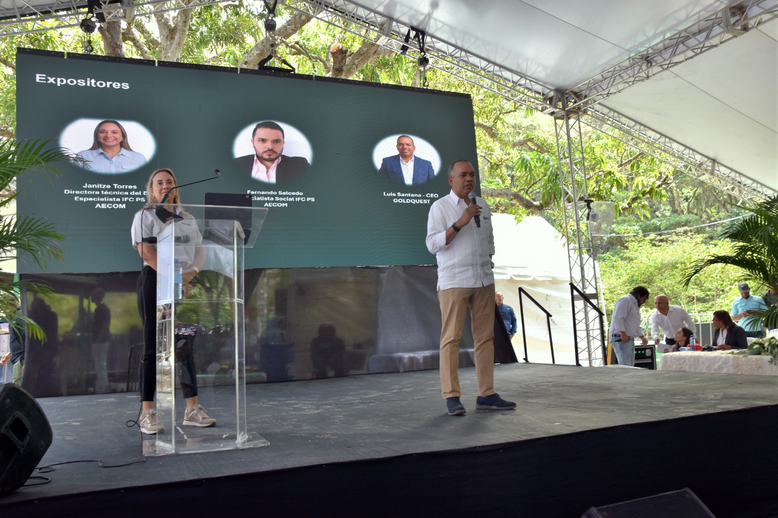 Más de 500 personas participaron en la primera vista pública del Proyecto Romero en San Juan (3)