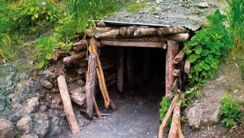 Haitiano muere tras quedar atrapado en hoyo de extracción de larimar en Bahoruco