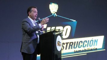Ito Bisonó plantea reducir discrecionalidad en permisos en feria de construcción en Puerto Plata