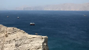 Catar advierte a Irán del impacto en energía y alimentos por crisis en estrecho de Ormuz