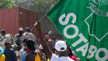 Trabajadores haitianos protestan por salario digno en medio del alza del costo de vida