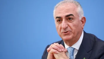 Pahlaví arremete contra alto el fuego en Irán