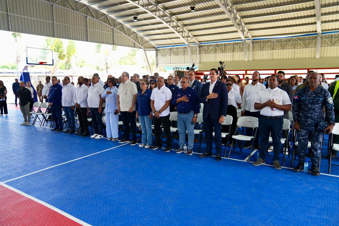 Salud Pública realiza operativo “Más Salud y Bienestar” en Bayaguana con amplia participación (1)