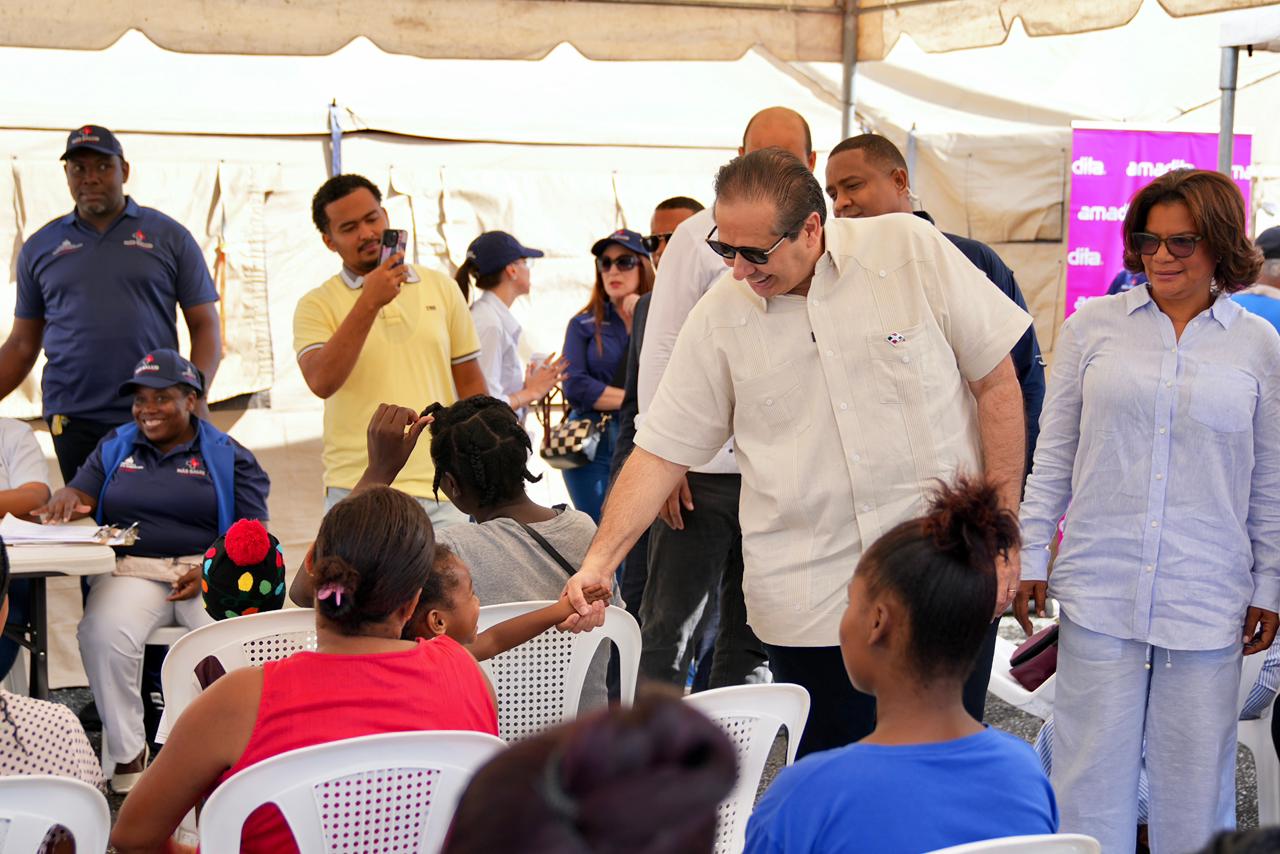 Salud Pública realiza operativo “Más Salud y Bienestar” en Bayaguana con amplia participación (4)