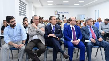 Unicaribe analiza en panel cambios geoestratégicos e impacto en A. L.