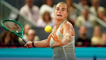 Sabalenka remonta en su duelo ante Osaka en Madrid