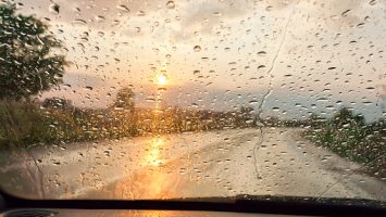 Soleado en la mañana y aguaceros en la tarde mantienen alertas en RD