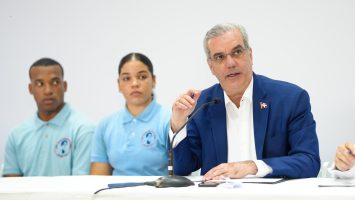 (VIDEO) Abinader insta a estudiar inglés, inteligencia artificial, ciberseguridad e ingeniería; afirma son las profesiones del futuro