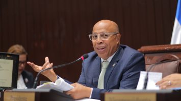Pacheco aclara todos los proyectos se leen íntegramente en el hemiciclo